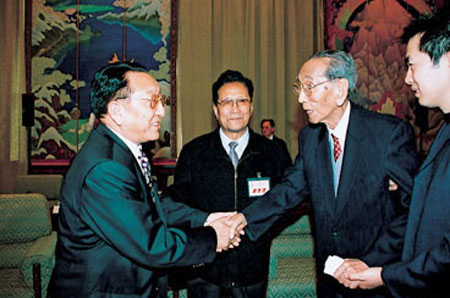 Ngapoi Ngawang Jigmei,age 90 or more , was re-elected head of the third council of the Foundation.