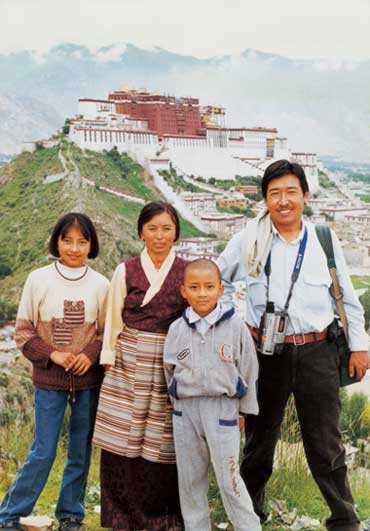 Tseten Namgyal with his family