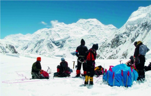 On June 24th,2007,the tibetan mountaineers set up Camp 1 at 5750 metres above sea level in the area of Mt.Gashurbrum 1.
