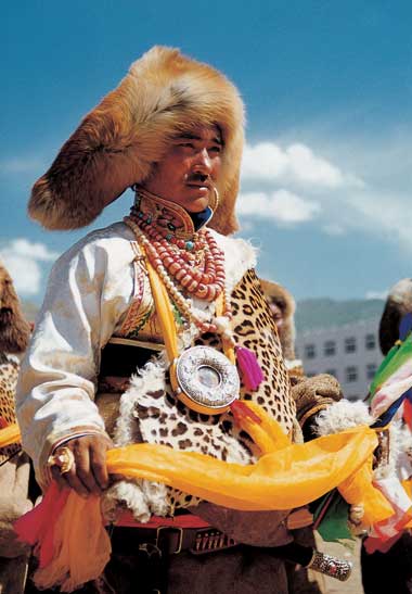 Khamba man in festival attire.Photo by Yan Changqing